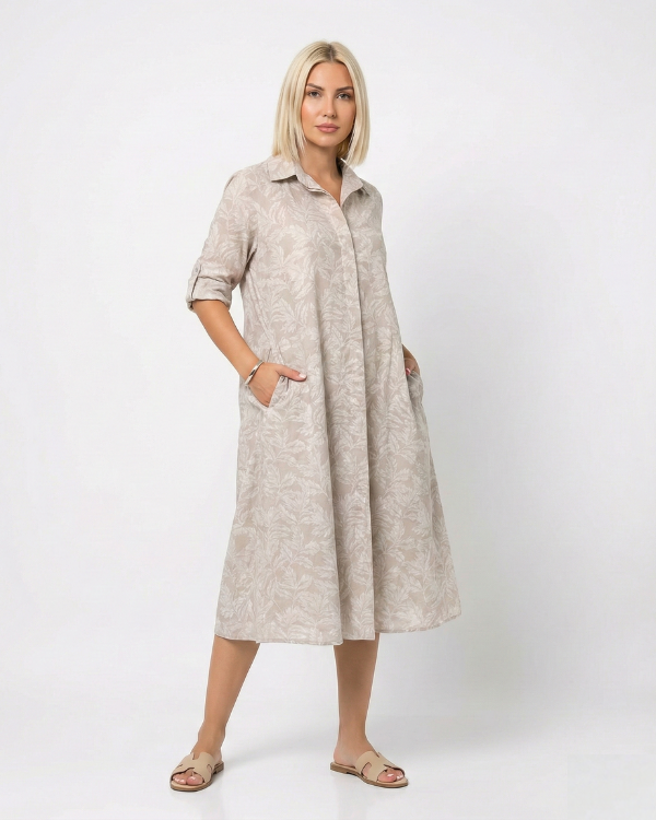 Nora – Kleid mit Blattmuster und entspanntem Look