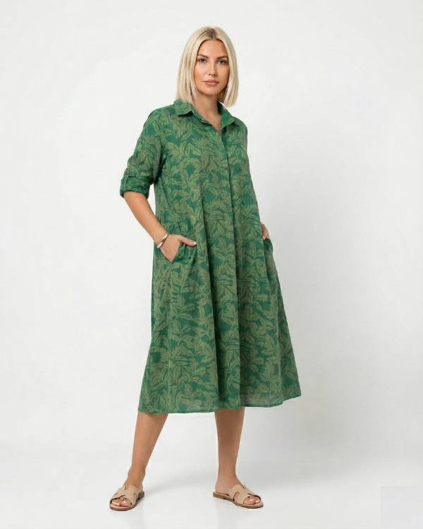 Nora – Kleid mit Blattmuster und entspanntem Look